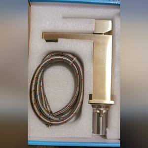 NIB Kanary brushes gold faucet